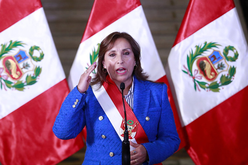 Presidenta Dina Boluarte propone adelanto de elecciones para abril de 2024